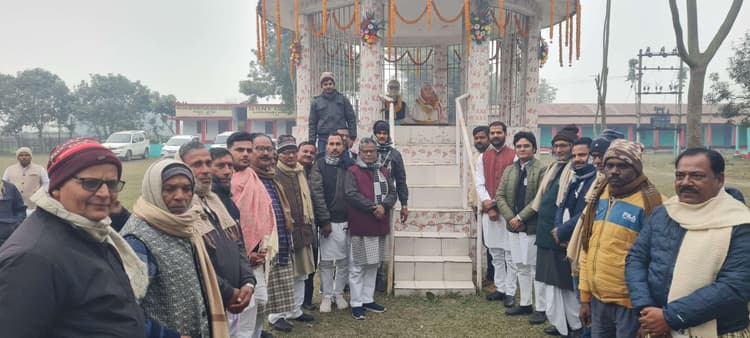 पूर्व मंत्री को पुण्यतिथि पर दी श्रद्धांजलि