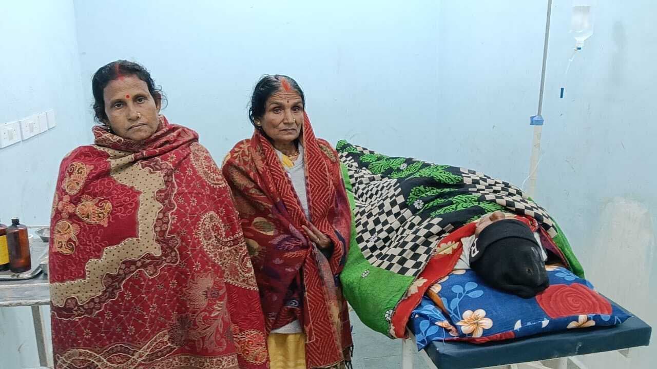 आग तापते समय झुलसे बुजुर्ग, अस्पताल में चल रहा इलाज