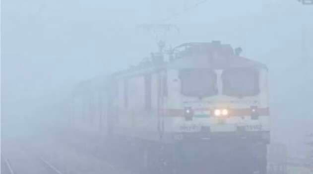 सीमांचल चार तो नॉर्थ ईस्ट पांच घंटे रही लेट