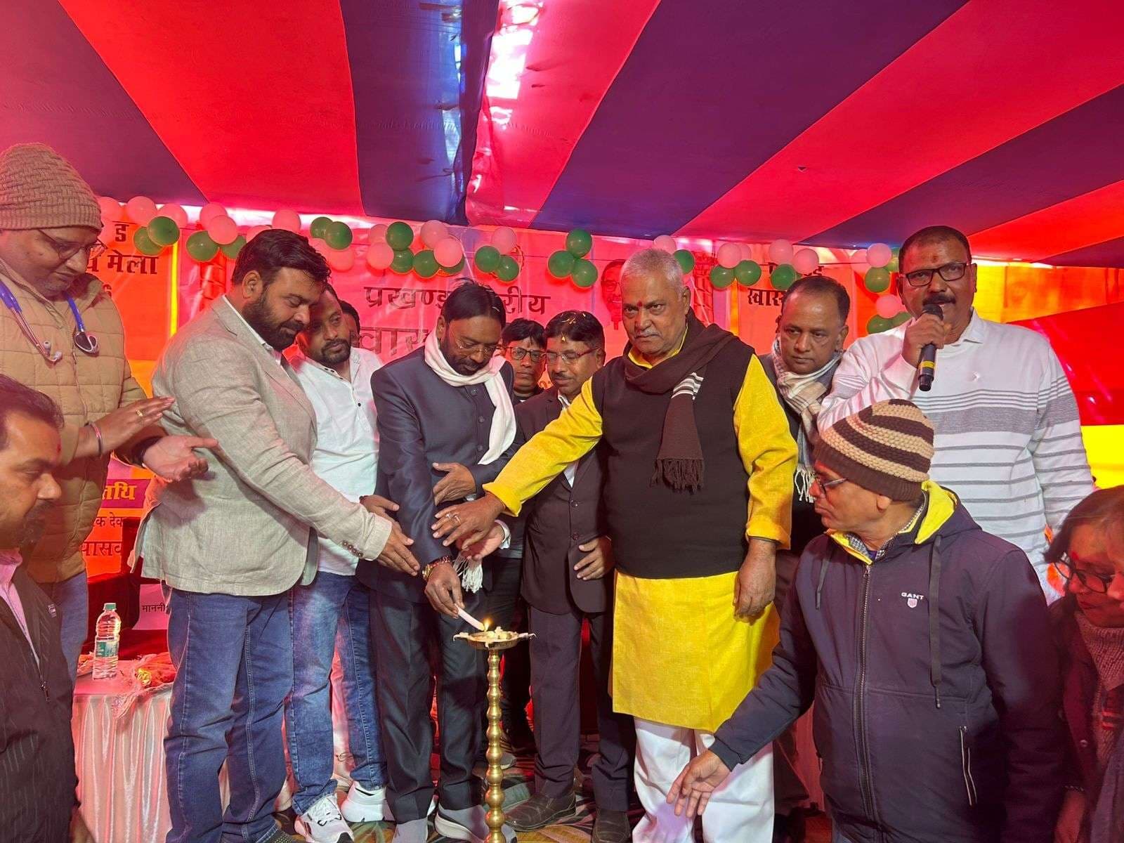 Deoghar news : स्वास्थ्य मेले में लोगों ने बनवाये 380 आभा कार्ड, 20 एमएमडीपी किट का वितरण