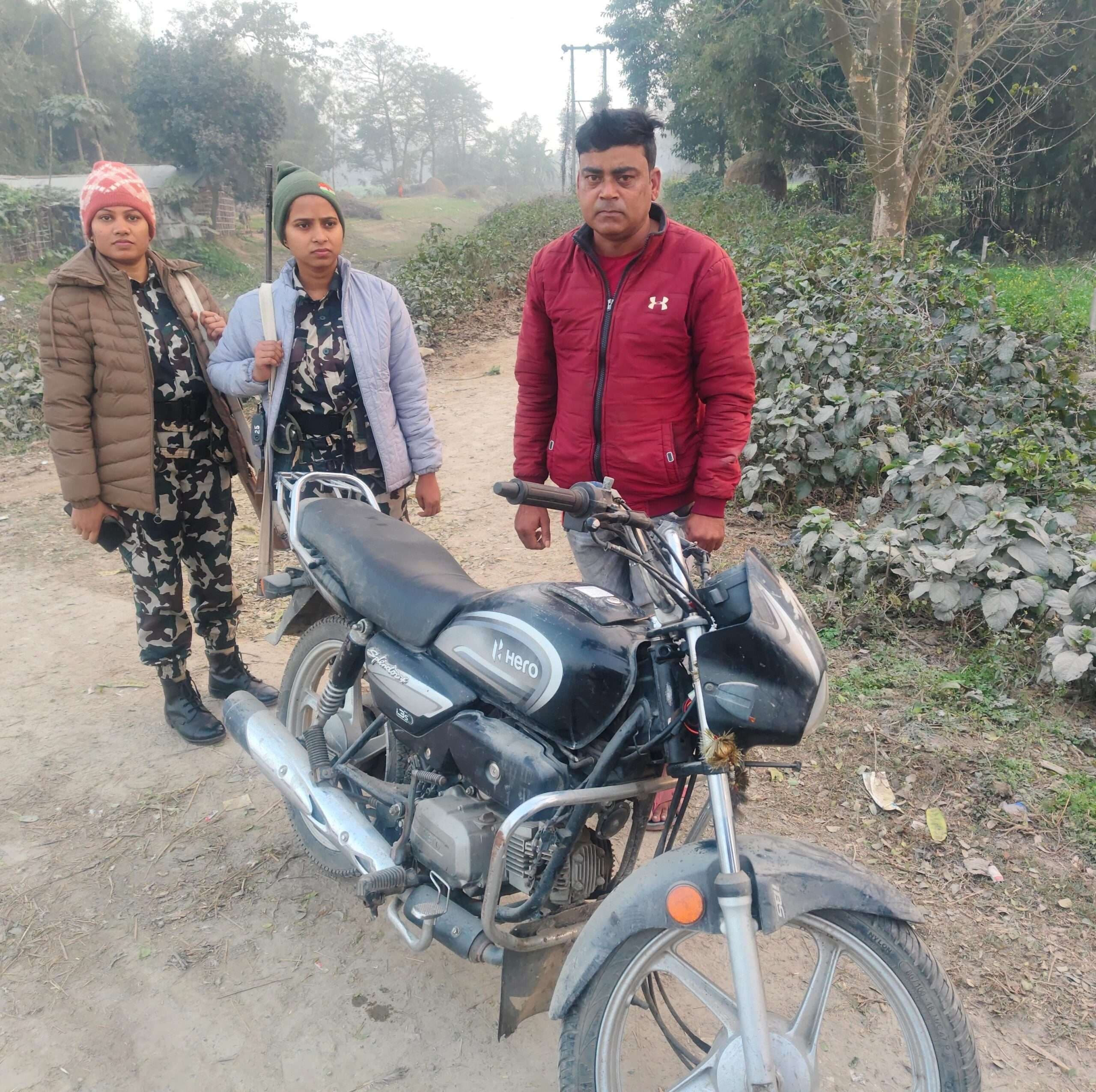 चोरी की बाइक के साथ फरार अभियुक्त गिरफ्तार