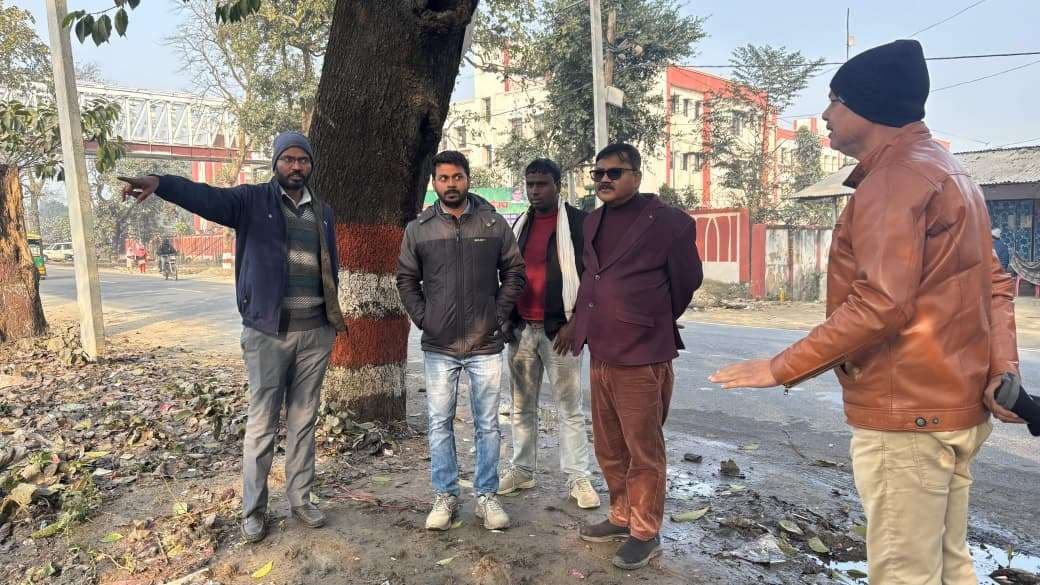 पूर्व विधायक ने सहायक निदेशक व कनीय अभियंता के साथ किया स्थलीय निरीक्षण