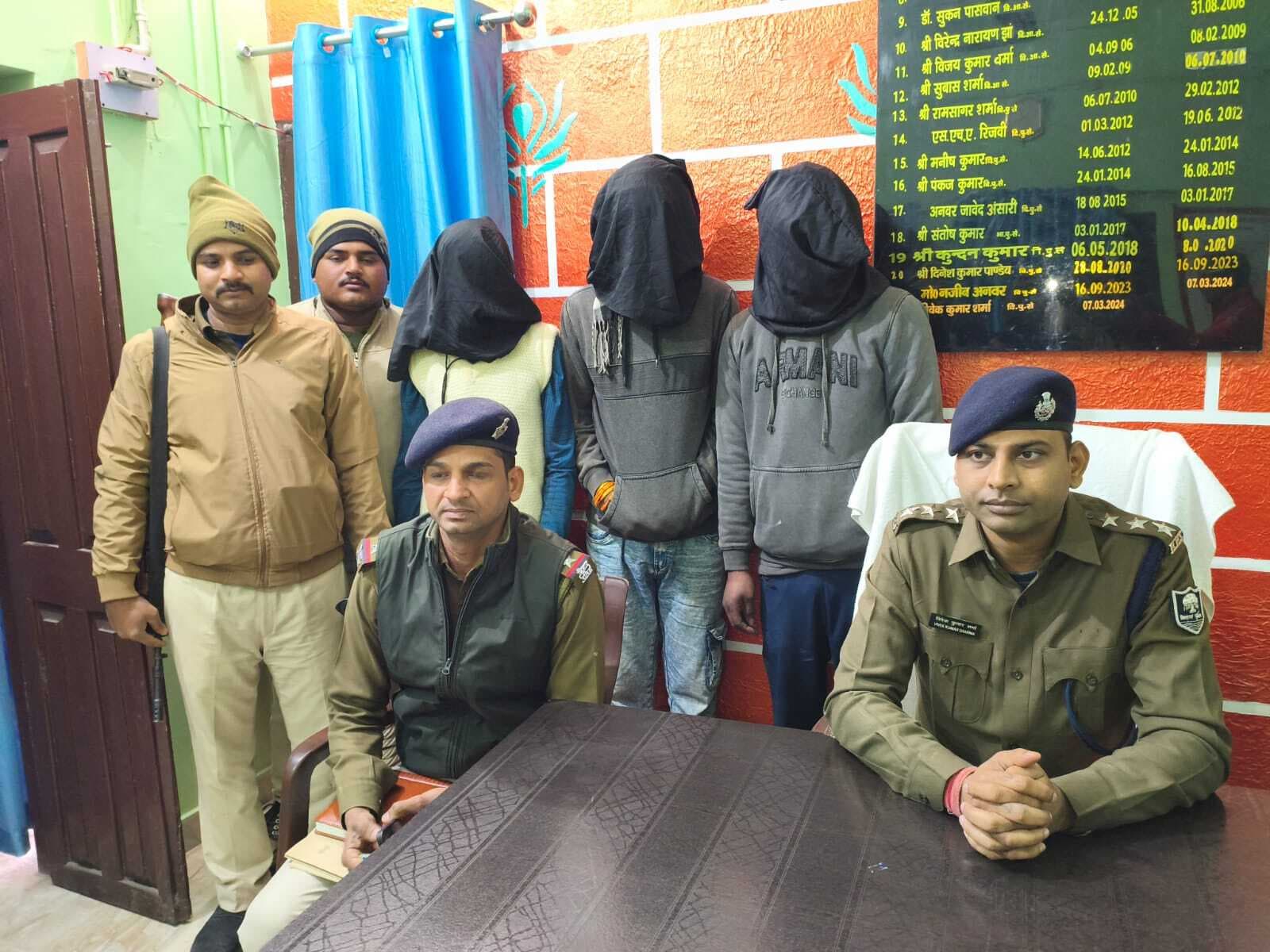 Samastipur News: मुर्गा पार्टी पड़ गई भारी: लूट के बाद चिकन पका रहे थे बदमाश, पुलिस ने रंगेहाथ दबोचा