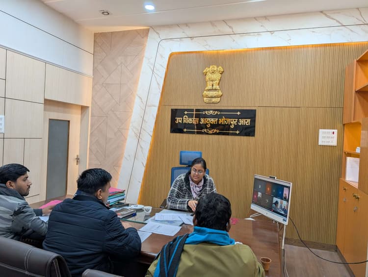 जिले के सभी खेल मैदानों में रोस्टर तैयार करके खेलों का आयोजन करें