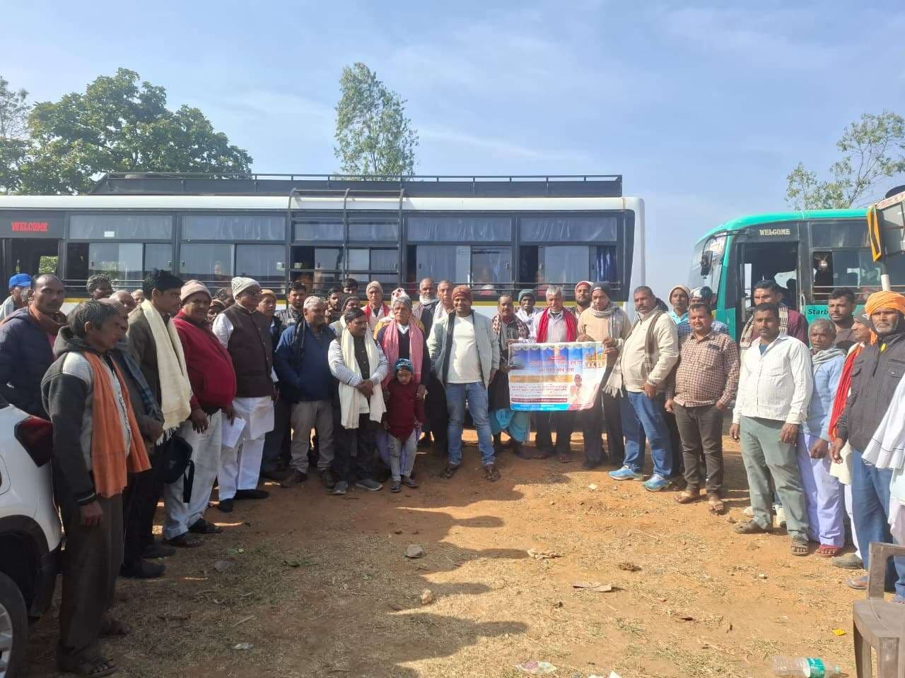 मकर संक्रांति को ले चकाई से गंगासागर व पुरी रवाना हुए 300 श्रद्धालु