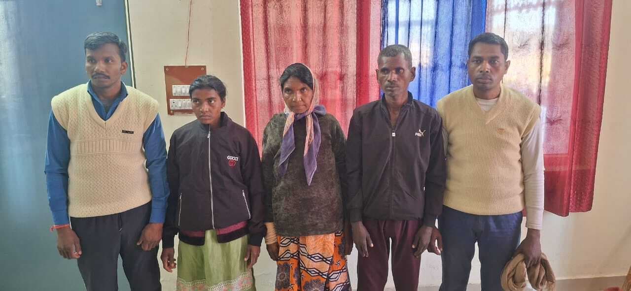 हाथ-पैर बांध कर हंसुआ से की गयी थी हत्या, पांच गिरफ्तार