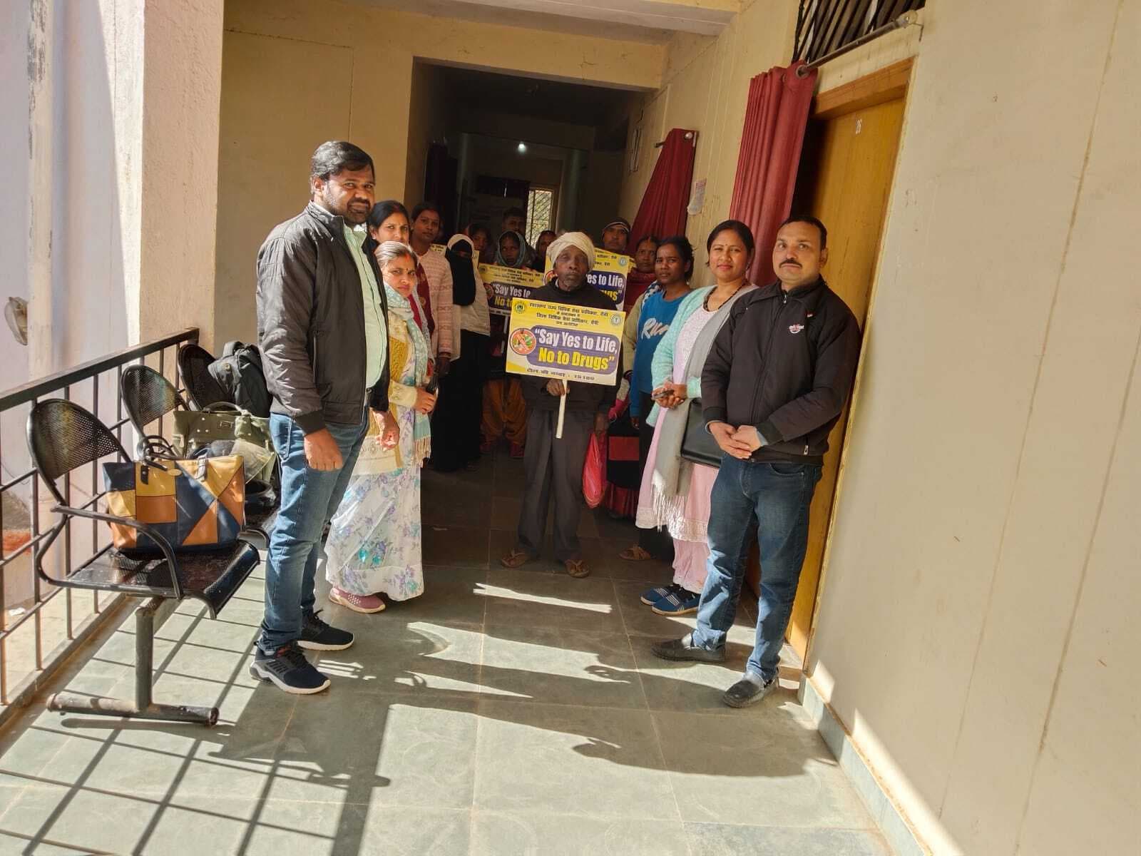 नशापान से दूर रहें युवा