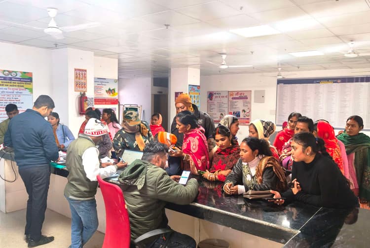 Aurangabad News : नये रजिस्ट्रेशन काउंटर पर नियम की उड़ रही धज्जियां