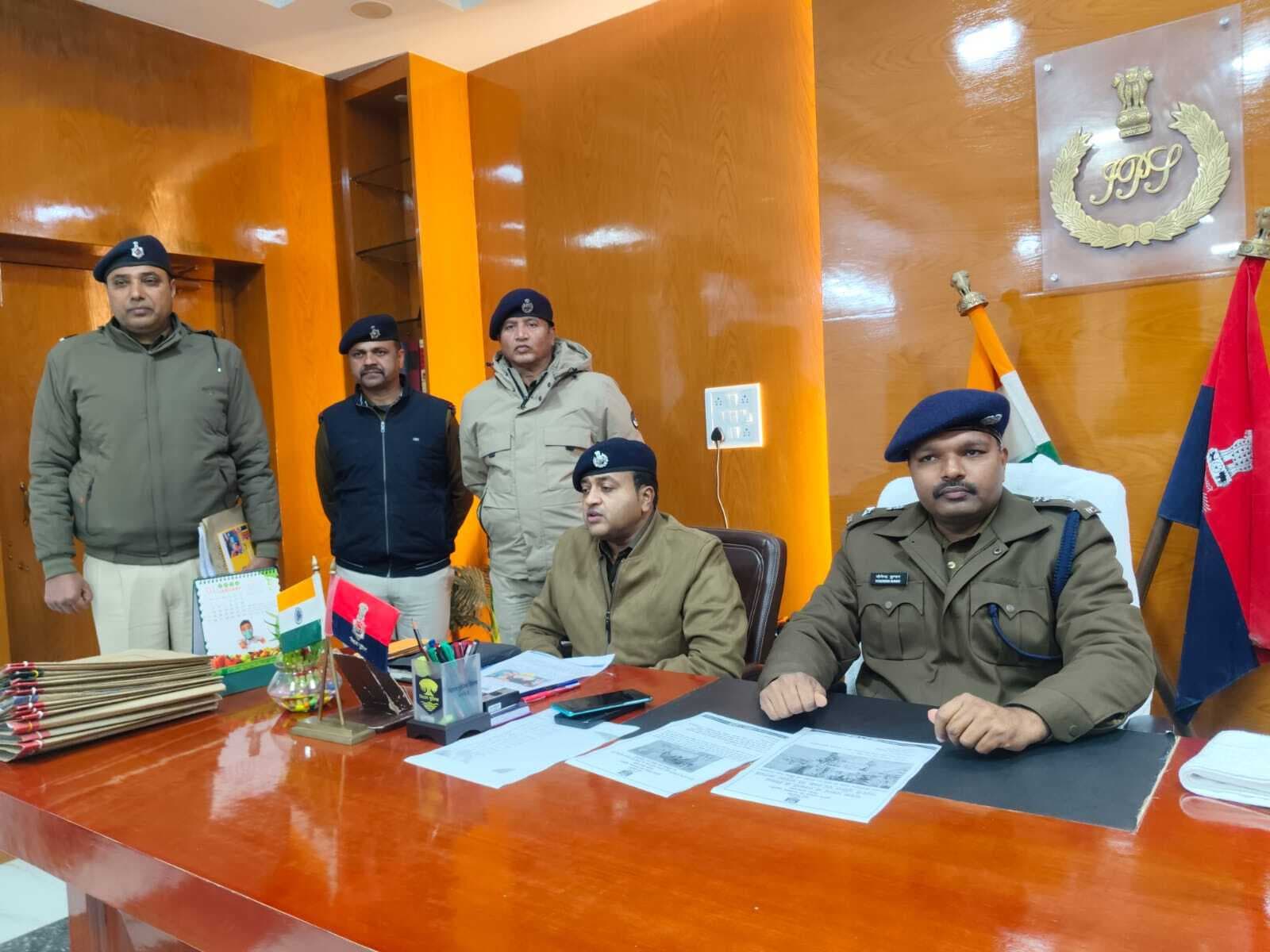 Madhubani News : नगर थाना क्षेत्र में ट्रैक्टर व टैंकर चोरी मामले का हुआ उद्भेदन, चार चोर धराये