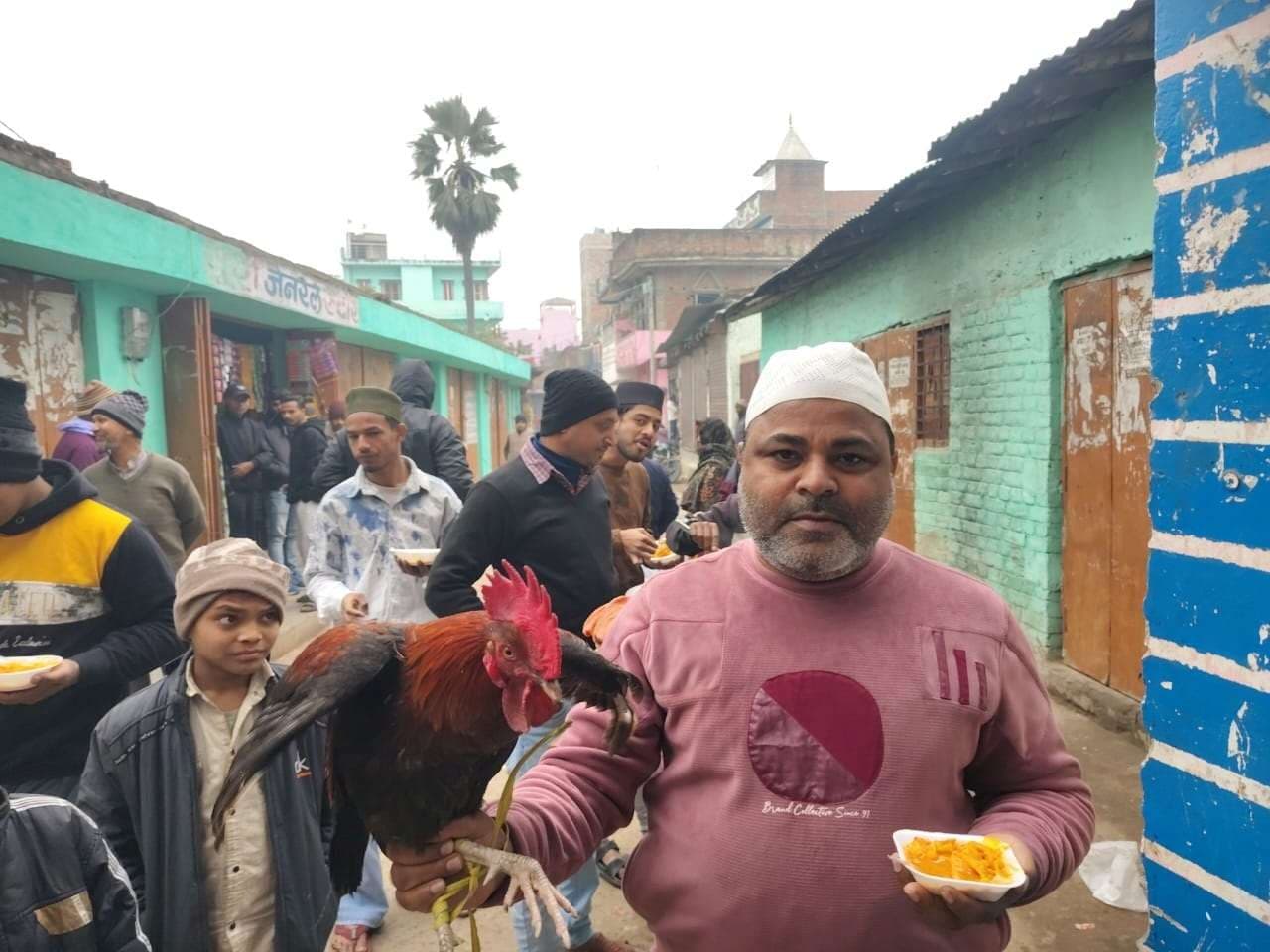 सुरसंड में 86 सौ रुपये में हुआ एक मुर्गे का डाक