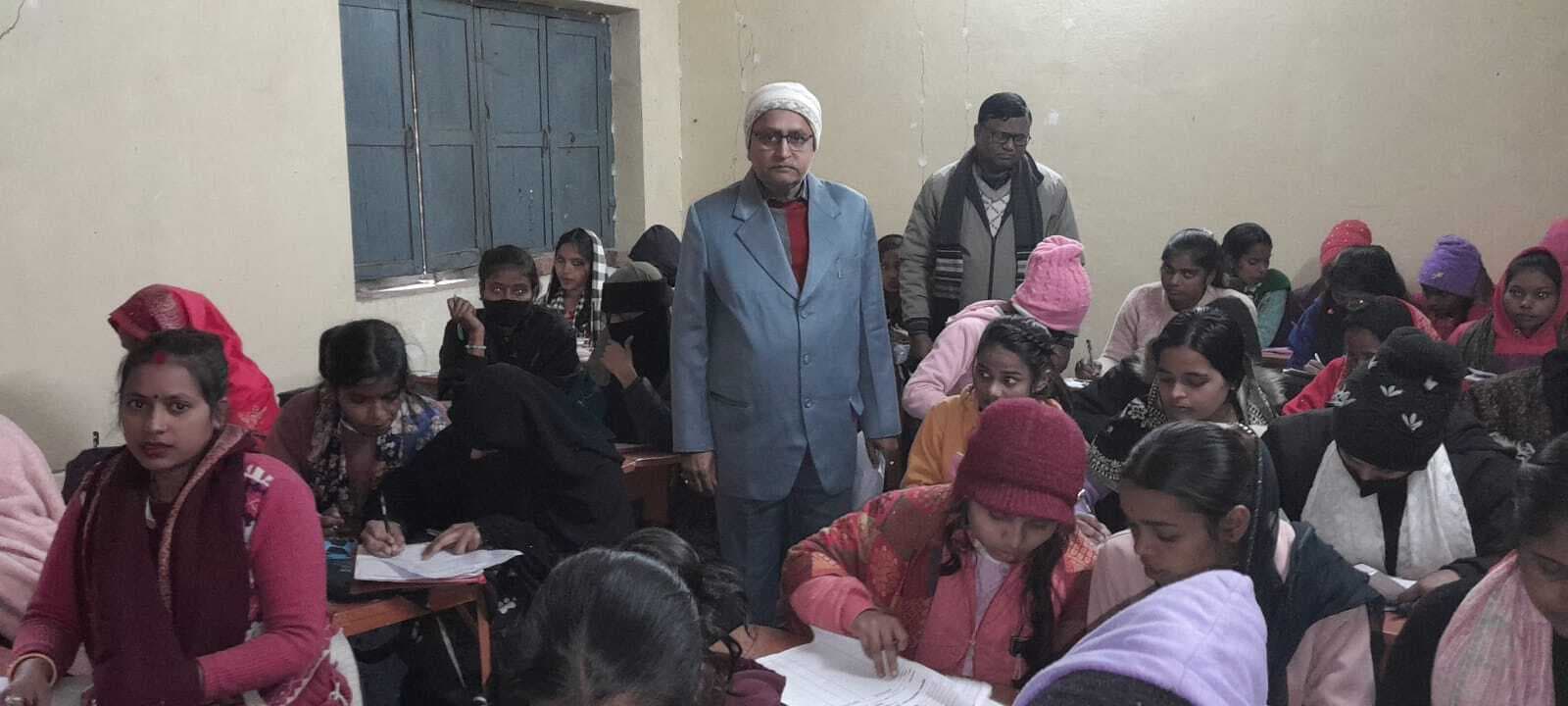 Madhubani News : स्नातक चतुर्थ सेमेस्टर के मेजर विषयों की प्रायोगिक परीक्षा संपन्न