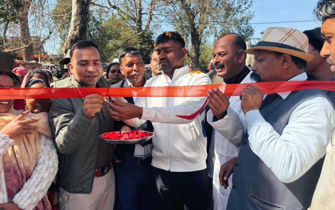 Giridih News :डुमरी व बगोदर में लगा स्वास्थ्य मेला