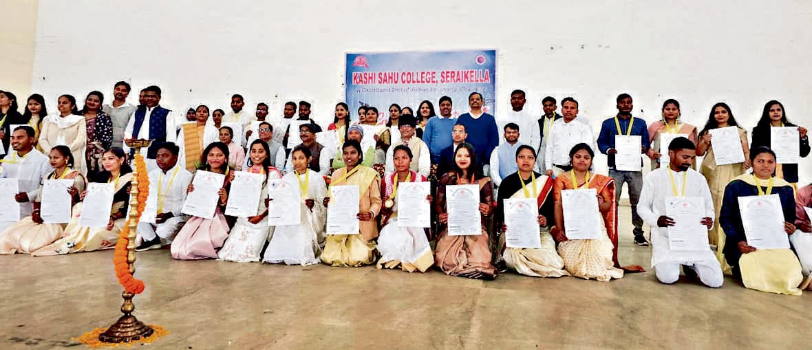 Seraikela Kharsawan News : जीवन में नैतिकता को अपनाएं : डॉ रंजीत