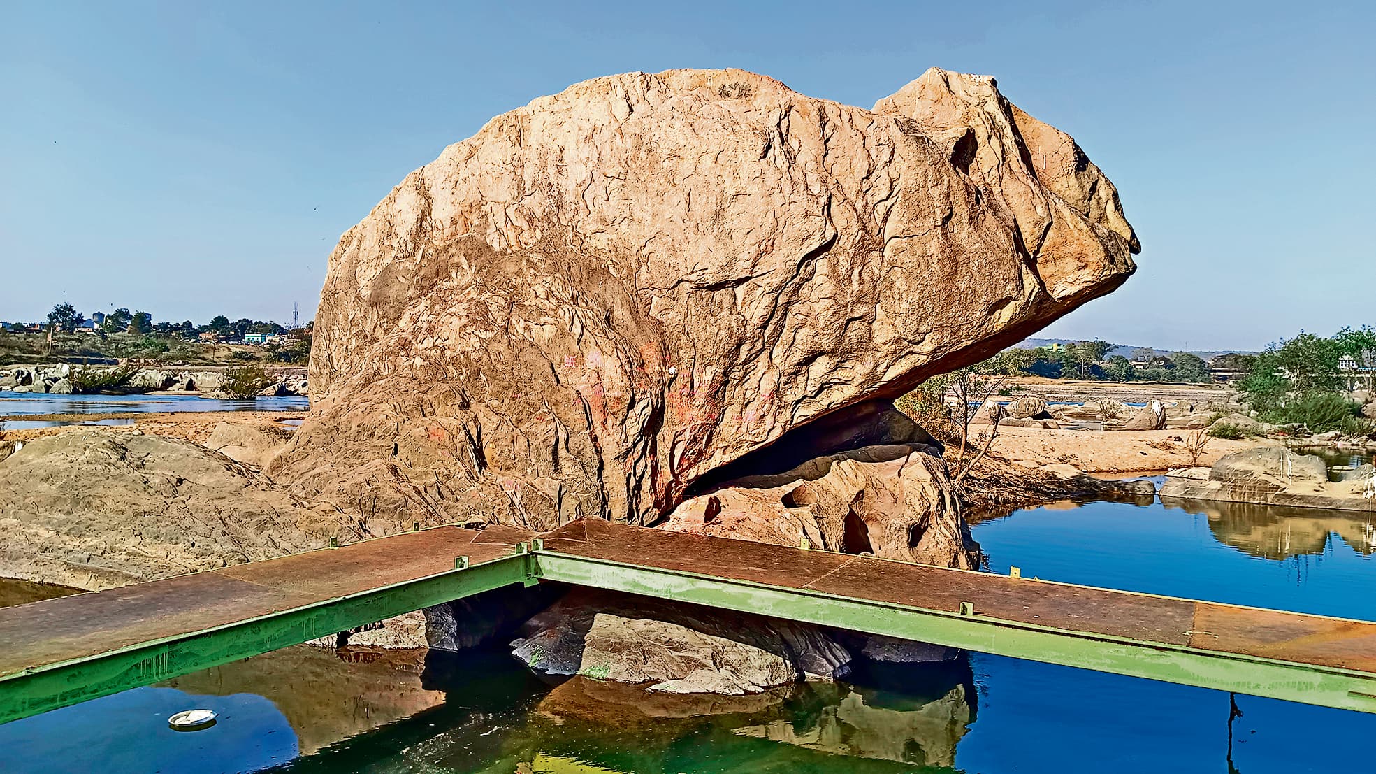 Bokaro News : पर्यटन स्थल के रूप में विकसित नहीं हो पाया हथिया पत्थर