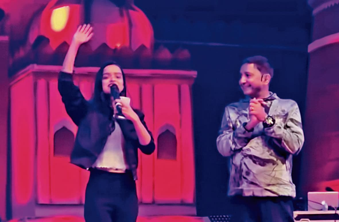 Sambalpur News: युवा महोत्सव में ‘बीड़ी जलइले’ गीत पर झूमे शहरवासी