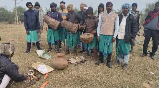 सोहराय : रानीडीह में धूमधाम से मना सोहराय, मुर्गा की दी गयी बलि