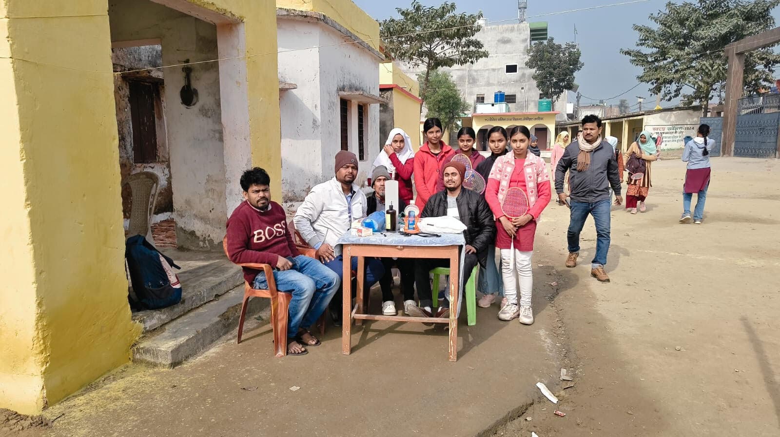 शिविर में छात्राओं की हुई स्वास्थ्य जांच