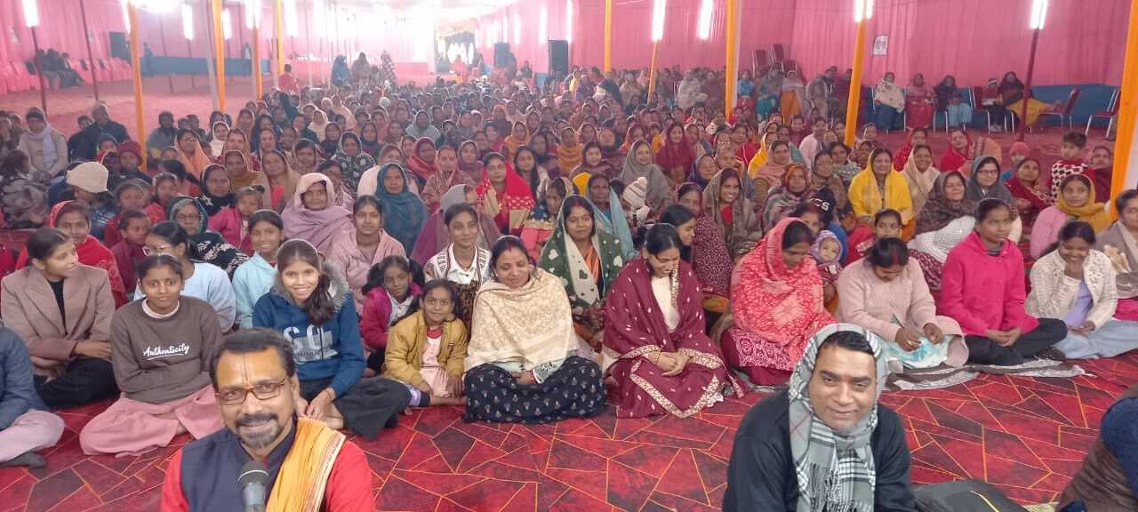 रामकथा महोत्सव में उमड़ी भक्तों की भीड़