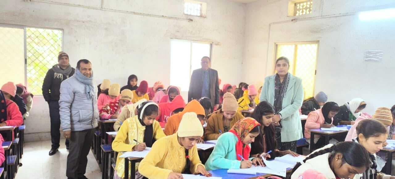 स्नातक सेमेस्टर वन की परीक्षा शुरू, 90 हजार परीक्षार्थी हुए शामिल