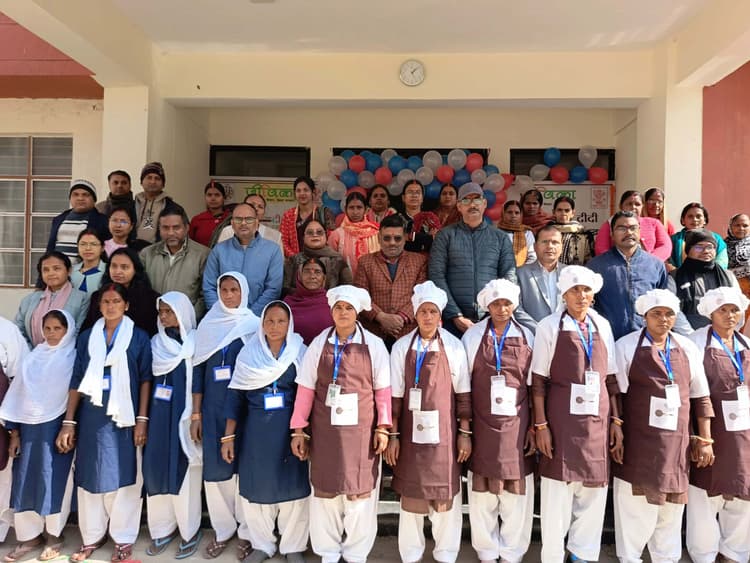 छात्राओं को मिलेगा शुद्ध व पौष्टिक भोजन