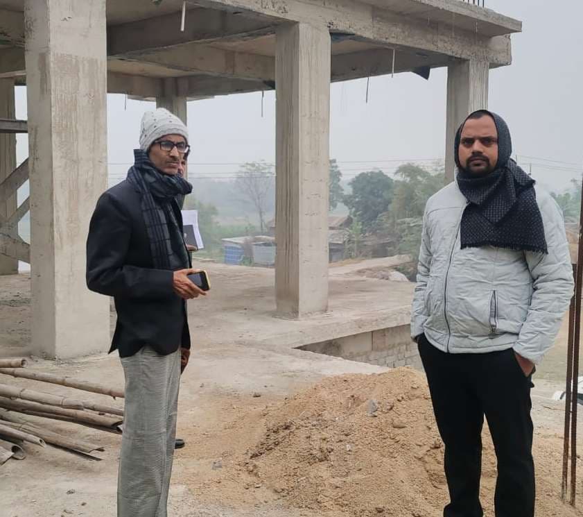 पंचायत सरकार भवनों का निर्माण कहीं बंद मिला तो कहीं रोका काम