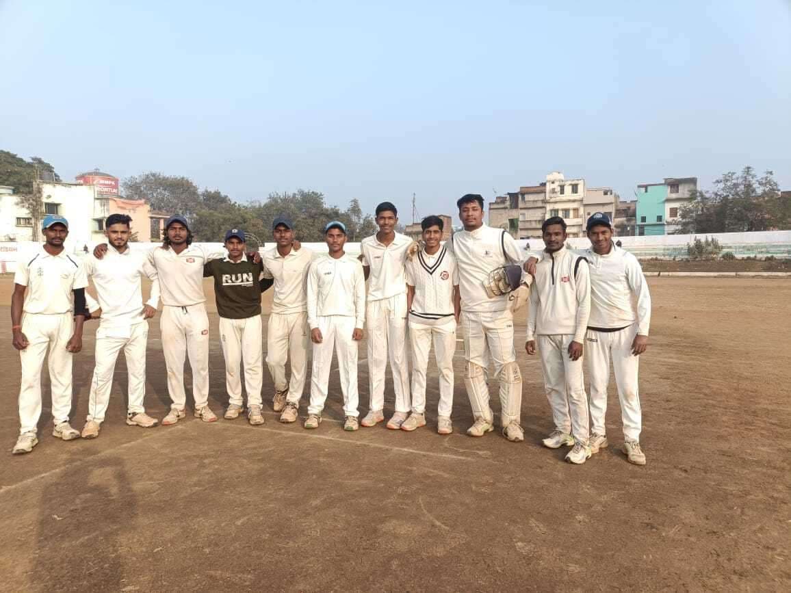 Deoghar news : देवघर ए-डिविजन क्रिकेट लीग में केंट व डीसीए ब्लू की शानदार जीत