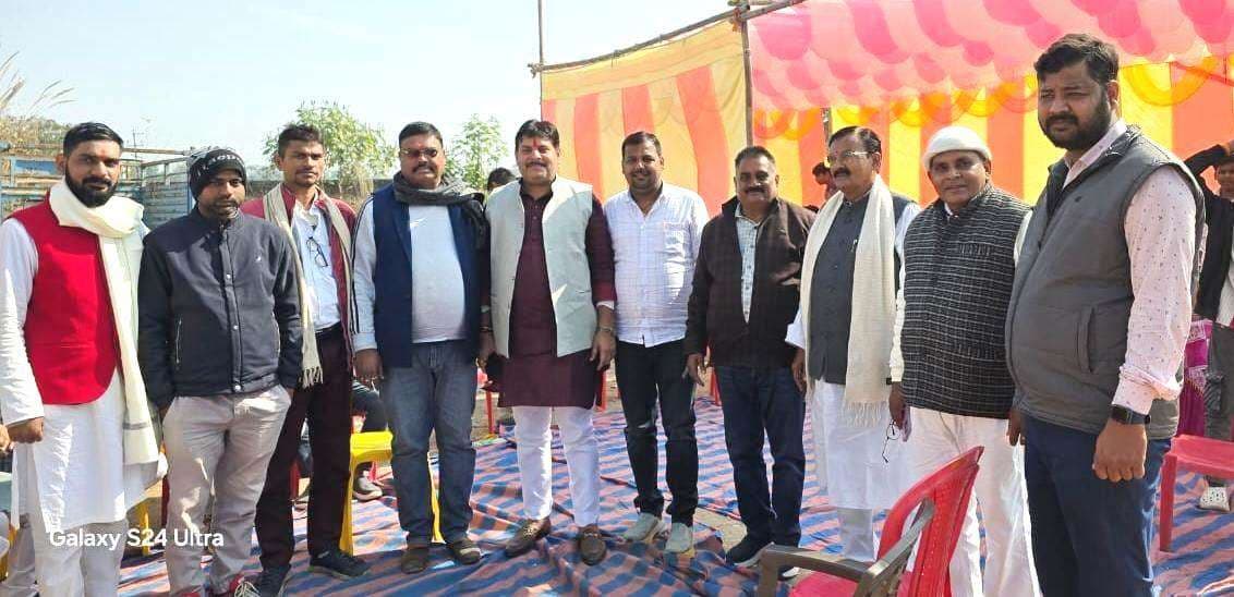 समाजसेवियों ने मिलन समारोह में दुर्घटनाओं को रोकने  का लिया  संकल्प