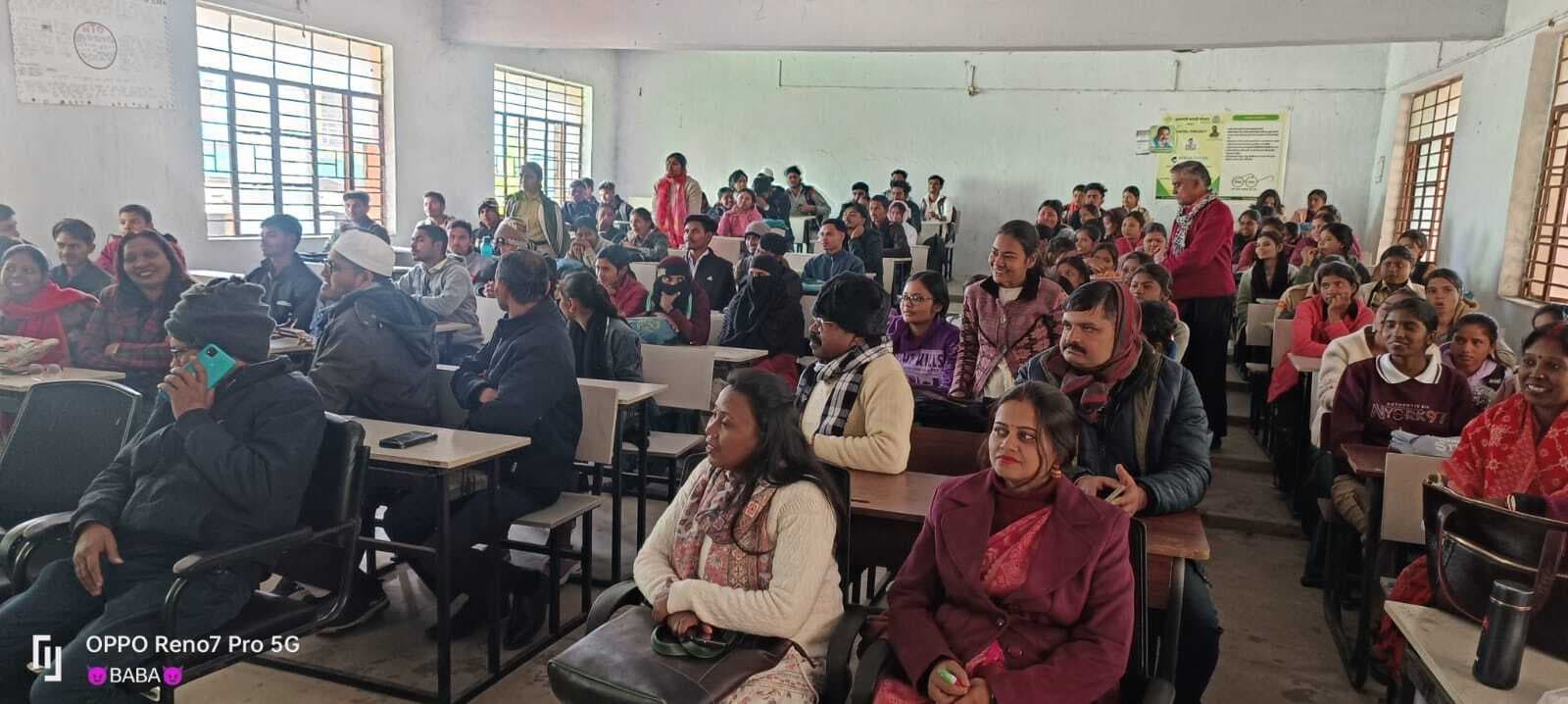 विद्यार्थियों को रोजगारोन्मुखी शिक्षा प्रदान करना पहली प्राथमिकता : प्राचार्य