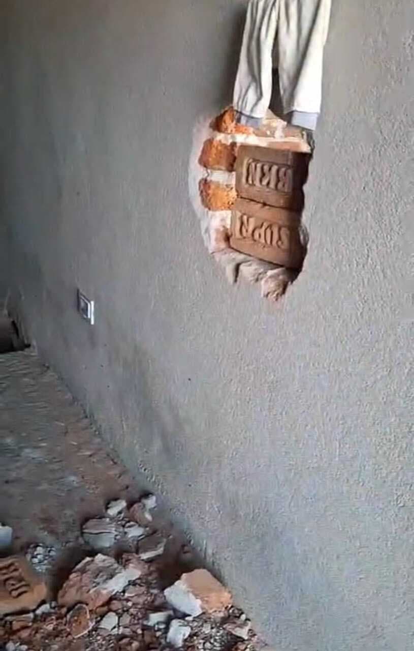 बंद पड़े घर में सेंधमारी कर दो लाख की चोरी