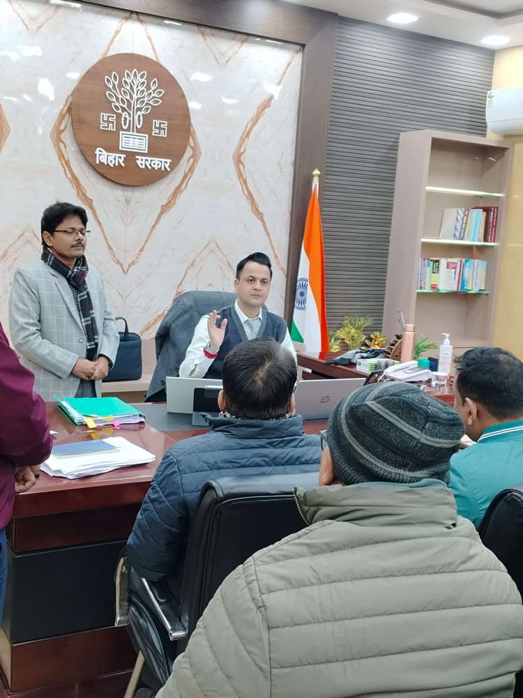 Madhubani News :स्वास्थ्य सेवाओं में लापरवाही पर डीएम सख्त, पंडौल और जयनगर समेत कई प्रखंडों के प्रभारियों पर गिरेगी गाज