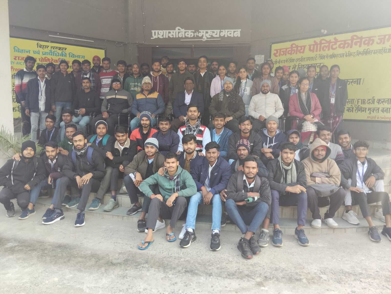 राजकीय पॉलिटेक्निक में जॉब फेयर, 219 छात्र-छात्राओं का हुआ चयन