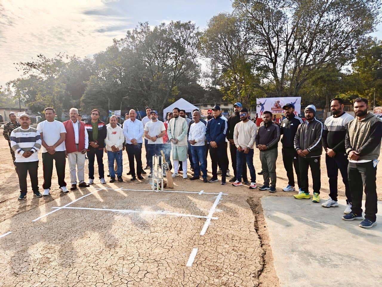 Tennis Ball Cricket Tournament At Sidhgoda Cinema Maidan : वापसी एकदाश की टीम ने शंभू एकादश को हराया