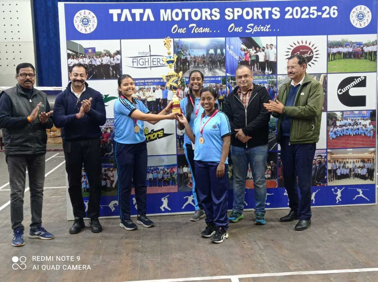 Tata Motors Badminton Tournament: सफारी रॉयल्स व प्राइजा चैलेंजर्स की टीम चैंपियन