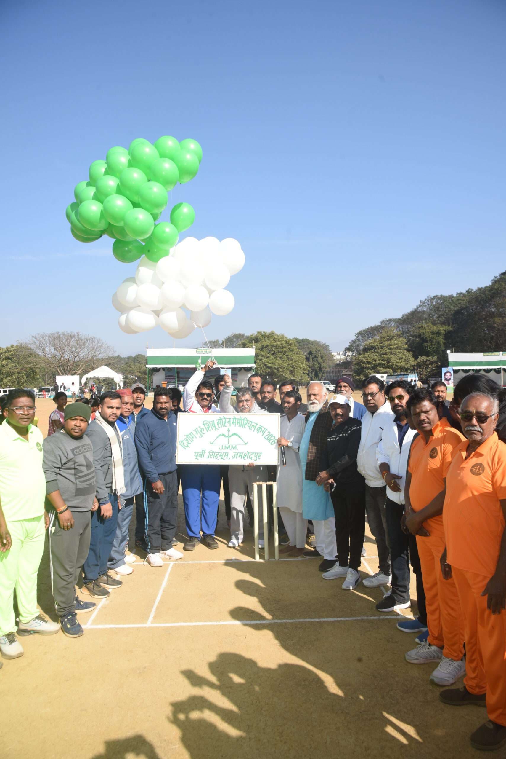 Shibu soren memorial cricket tournament : दिशोम गुरु शिबू सोरेन मेमोरियल कप शुरू