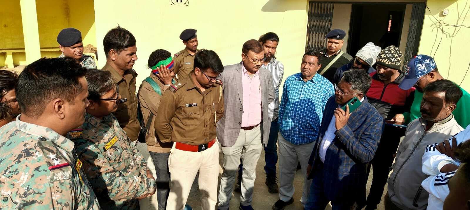 East Singhbhum News : परिजन बोले-हाइवा चालक की लापरवाही से युवकों की जान गयी
