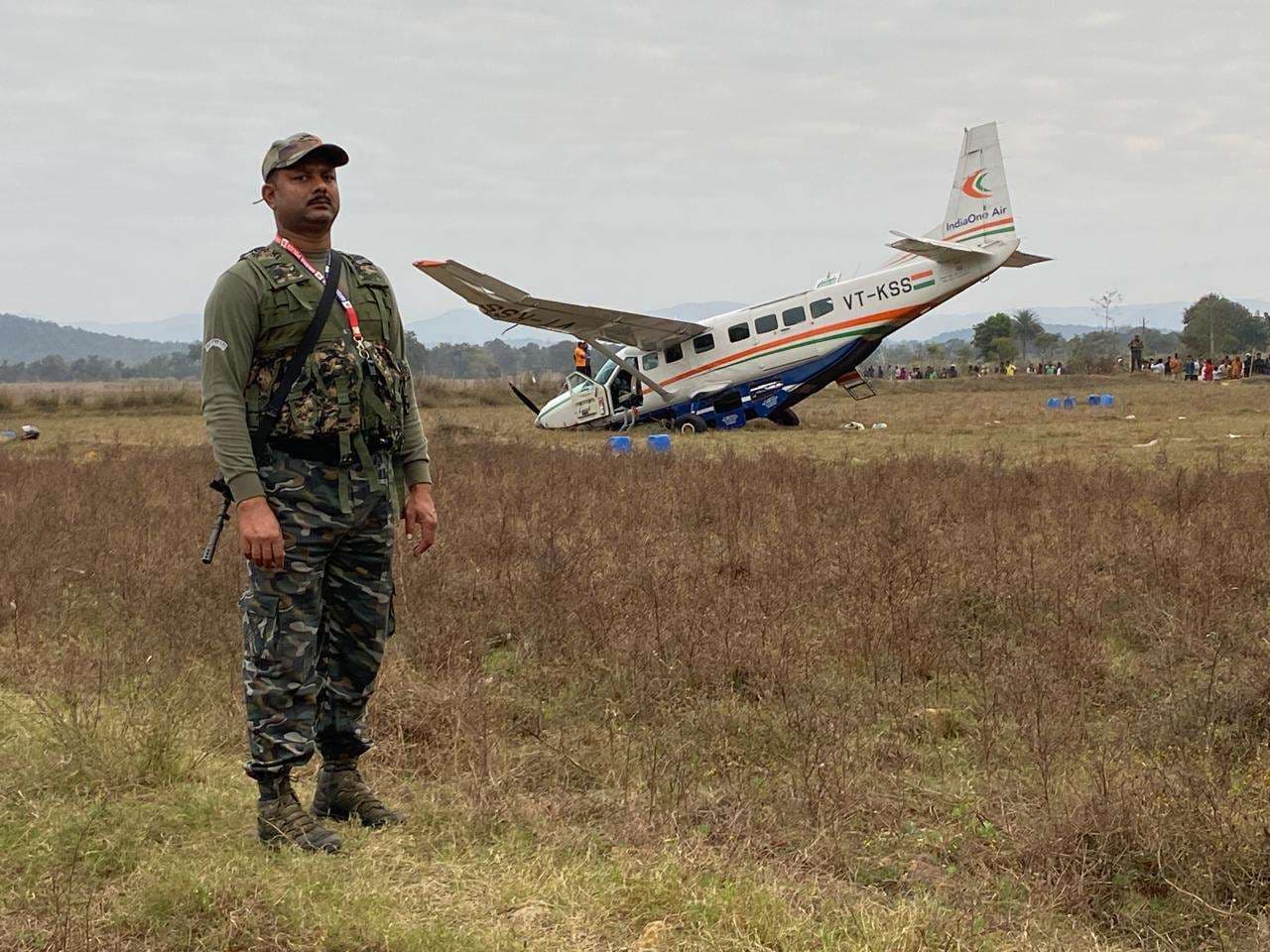 Rourkela News: नियंत्रित आपात लैंडिंग के कारण बची  जान, विमान को भी हुआ कम नुकसान