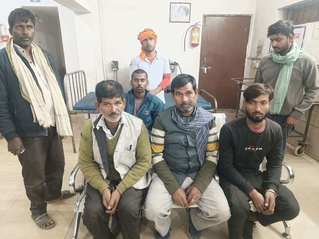 East Singhbhum News  : हल्दीपोखर से सरायकेला लौट रही टेंपो पलटी, चप्पल विक्रेता की मौत