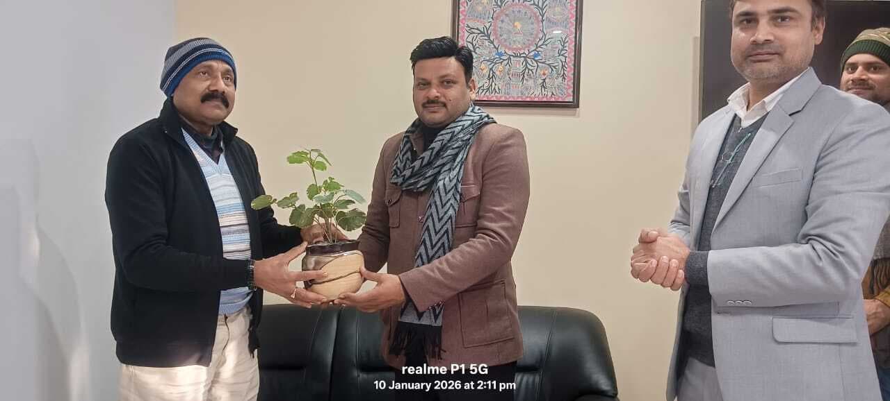 एग्रीस्टेक योजना की समीक्षा : निदेशक चकबंदी ने फार्मर रजिस्ट्री कैंप का किया निरीक्षण