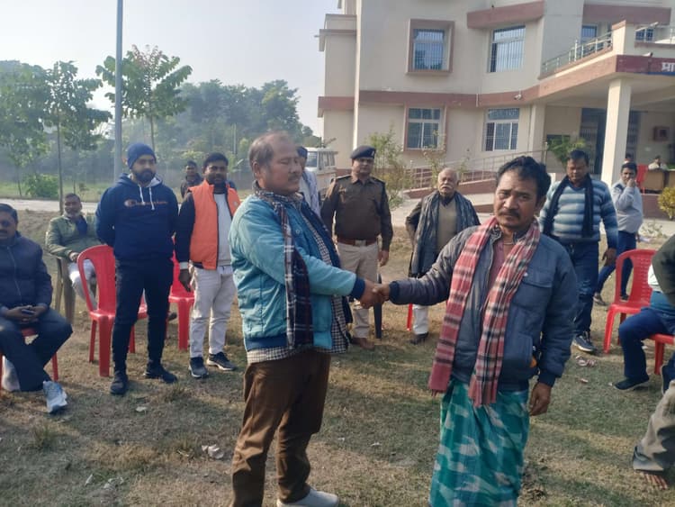 फसल में सिंचाई को ले हुए विवाद सुलझाया गया