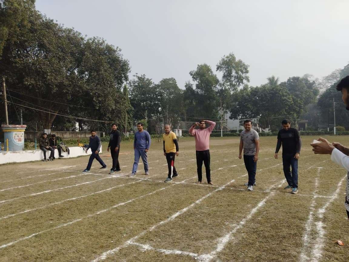 टेबल टेनिस, फाइनल में चतुर्थ वर्षीय छात्रों ने मारी बाजी