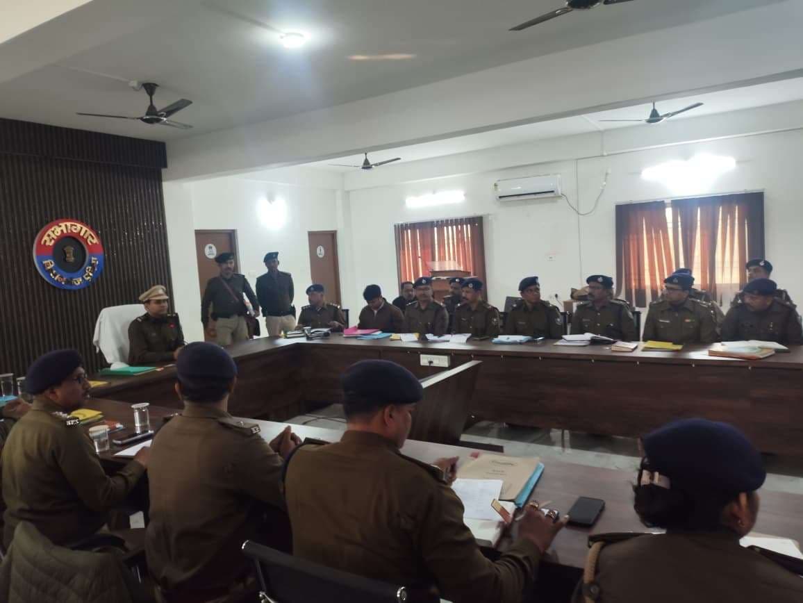 माफियाओं पर नकेल कसें पुलिस पदाधिकारी, लापरवाही बरतने पर कार्रवाई तय : एसपी