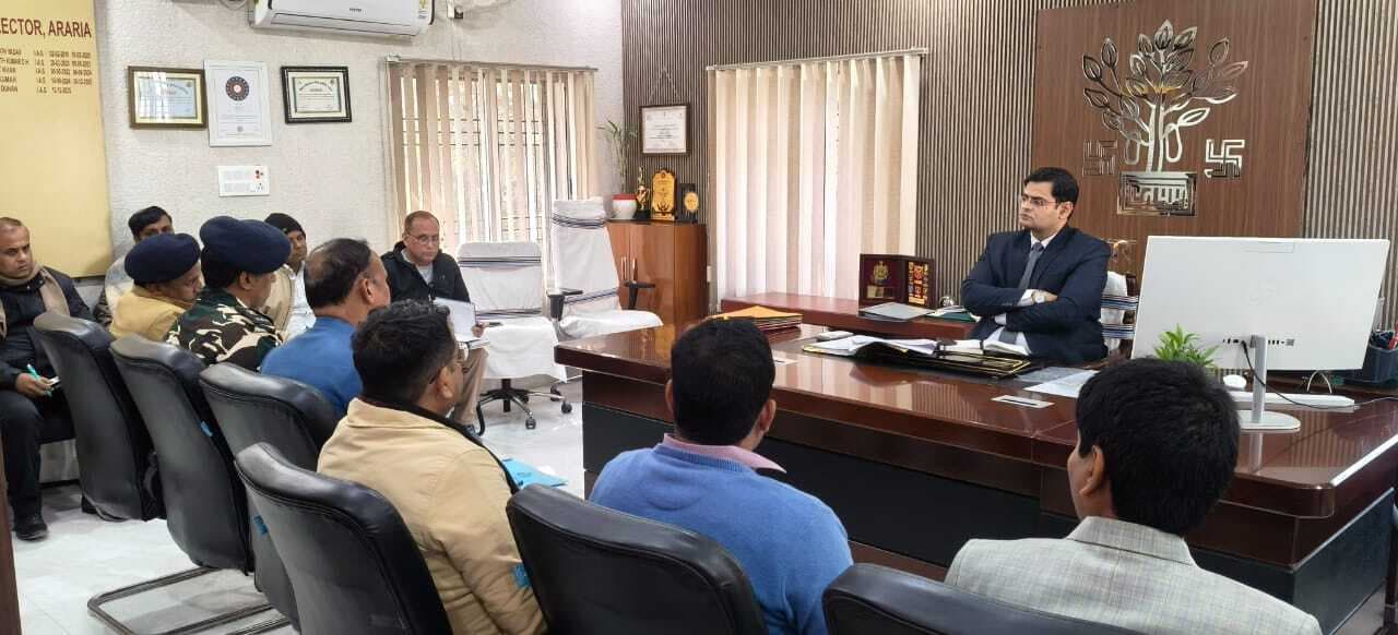 नशा व तस्करी पर बरतें सख्ती : डीएम