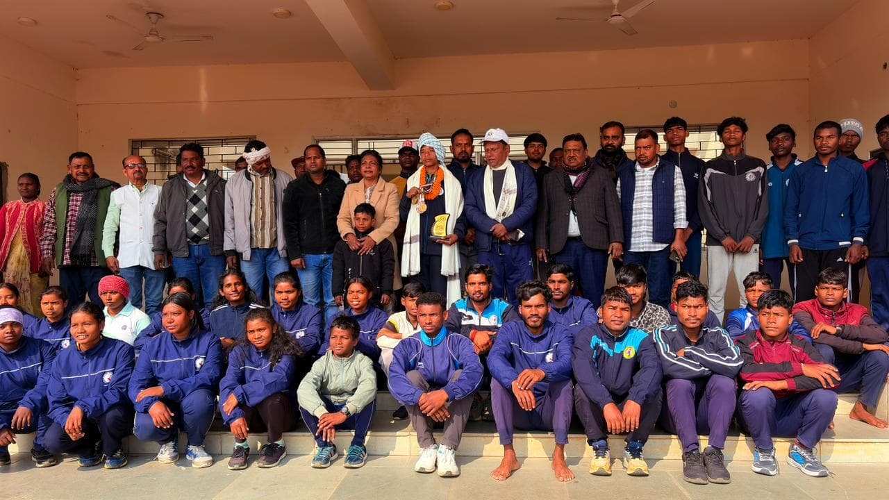 तीरंदाजी चैंपियन का विधायक ने किया अभिनंदन