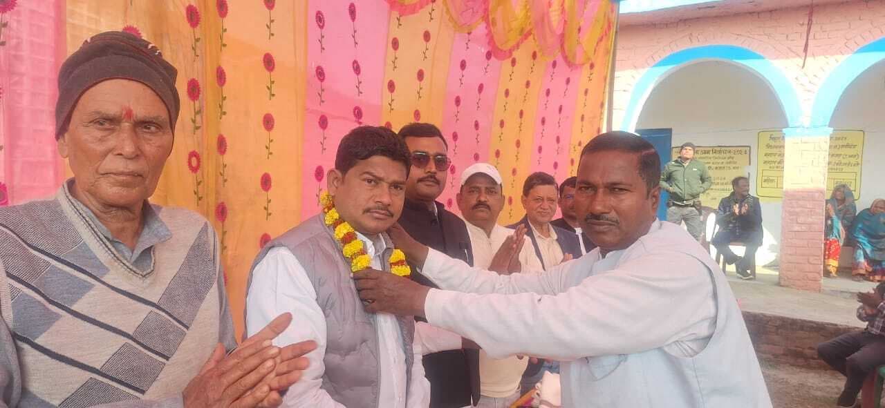 पचीरा में विधायक काे किया सम्मानित