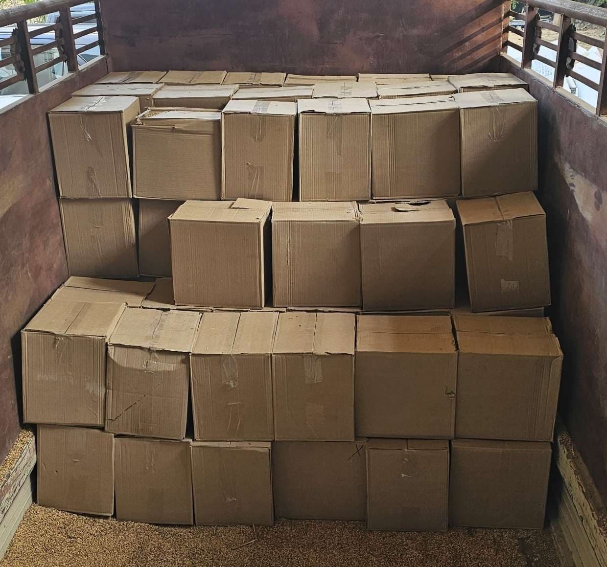 एक सौ कार्टन से 1200 बोतल विदेशी शराब बरामद, एक गिरफ्तार