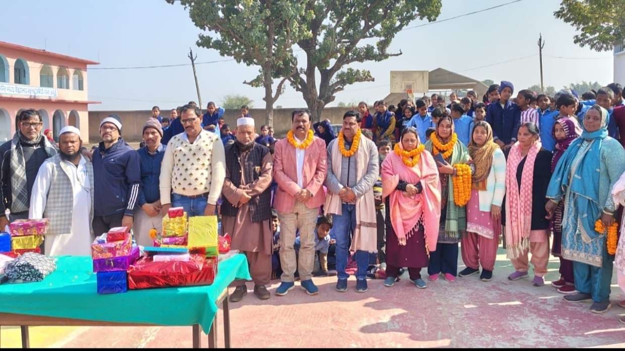 स्थानांतरित चार शिक्षकों को दी गयी विदाई