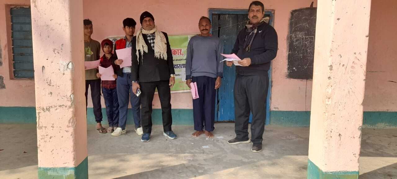 विधिक जागरूकता शिविर में लोगों को दी गयी जानकारी