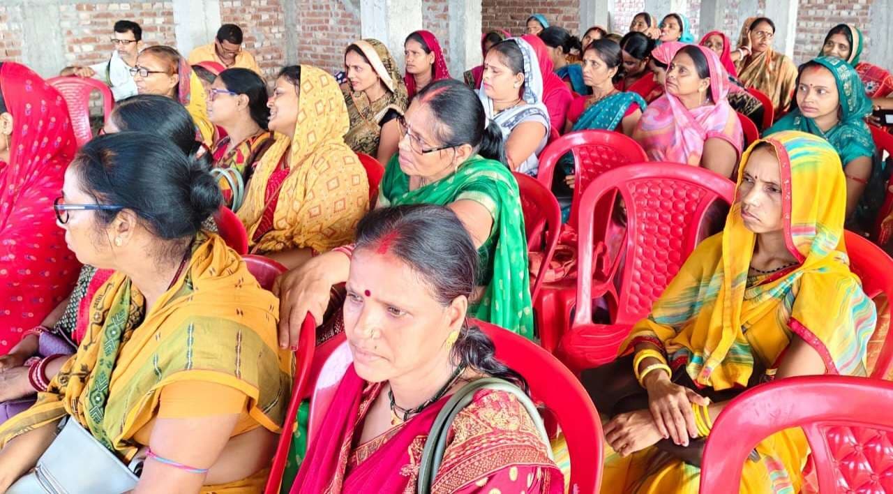 Madhubani News : सम्मेलन की तैयारी के लिए सेविका सहायिकाओं ने की बैठक