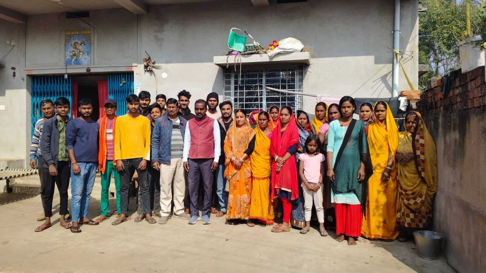 Giridih News :समस्याओं को ले लोग गोलबंद, नपं अधिकारियों खिलाफ जताया रोष