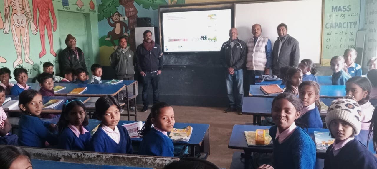 Bokaro News : डीवीसी सीएसआर से स्कूल में स्मार्ट क्लास शुरू